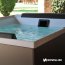 Novellini Divina Outdoor Basic Wanna zewnętrzna z hydromasażem 190x140 cm Cromolight + audio Bluetooth + panele Oxid + osłona termiczna DO519014O6-A0K + PANV2F2LDIVDO-P3 + DOTHCO - zdjęcie 23