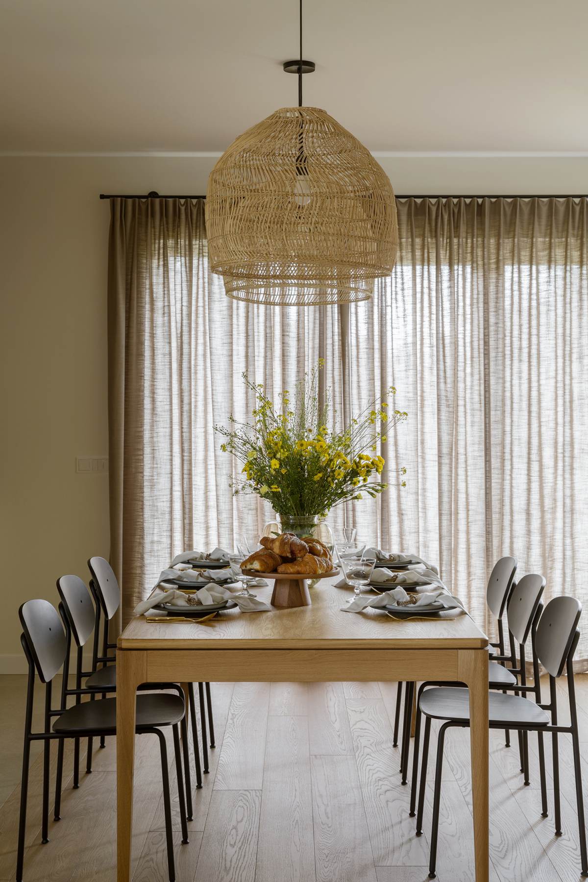 Mieszkanie 167 metrów w Dawidach Bankowych pod Warszawą jadalnia