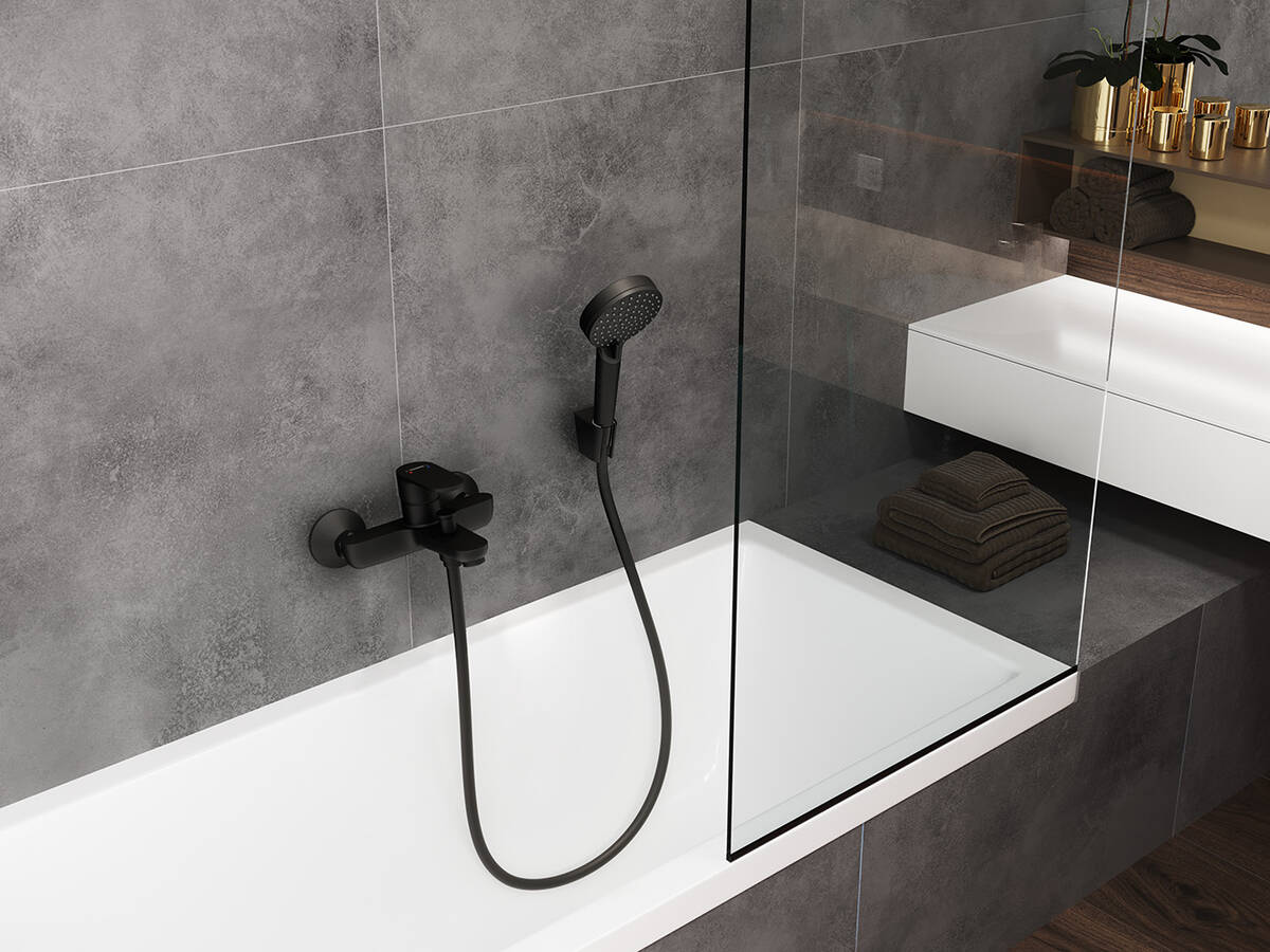 Bateria wannowa ścienna Hansgrohe w kolorze czarrnym - www.Łazienkarium.pl hansgrohe vernis bateria wannowa, bateria wannowa hansgrohe vernis, czarna bateria wannowa hansgrohe vernis