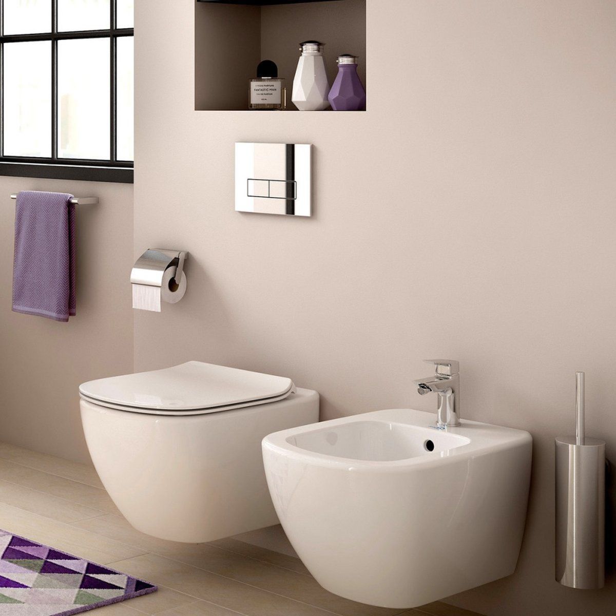 Aranżacja łazienki z Ideal Standard Tesi - www.Łazienkarium.pl miska WC wisząca z deską wolnoopadającą,miska WC bez kołnierza z deską wolnoopadającą, miska WC podwieszana z deską wolnoopadającą