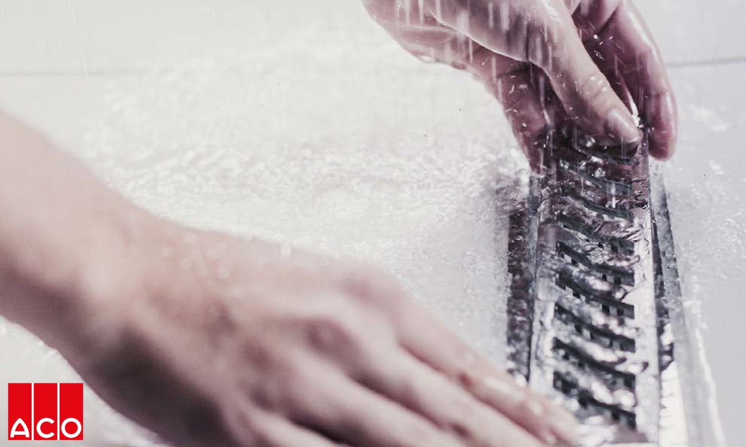 Zakładanie maskownicy na odpływ liniowy ACO ShowerDrain S+ - www.Łazienkarium.pl czyszczenie odpływu liniowego, jak czyścić odpływ aco, aco showerdrain s+ czyszczenie