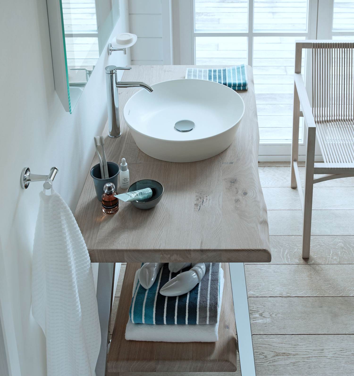 blat umywalkowy z drewna, drewniane meble w łazience, meble łazienkowe rustykalne