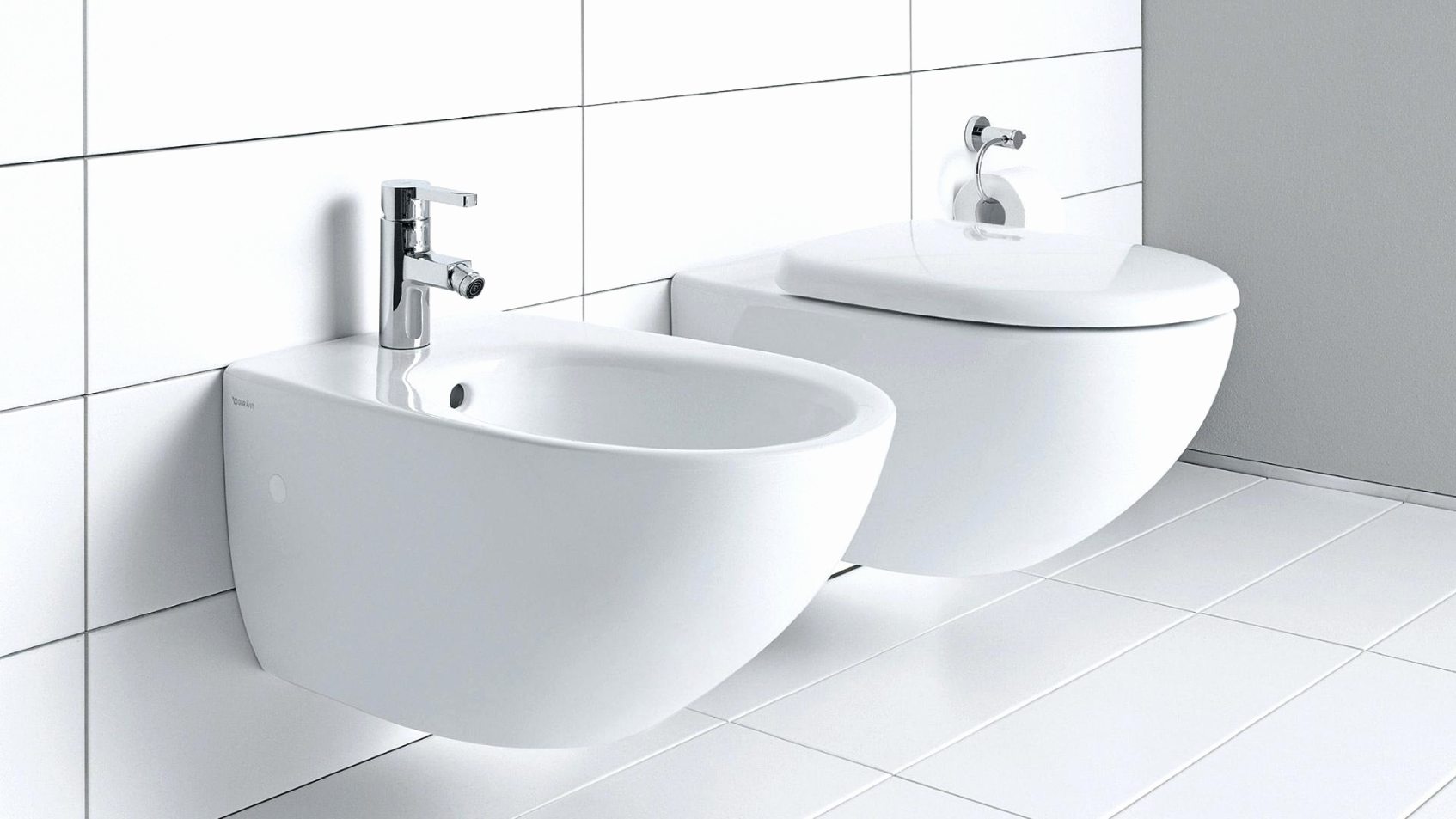 Biała łazienka – łazienka w bieli, łazienka w bieli i czerni –  Ceramika Duravit – lazienkarium.pl
