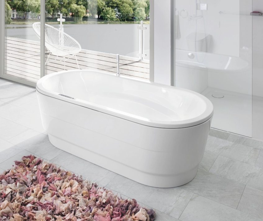 Biała łazienka – łazienka w bieli, łazienka w bieli, wanna Kaldewei Vaio Duo Oval – lazienkarium.pl