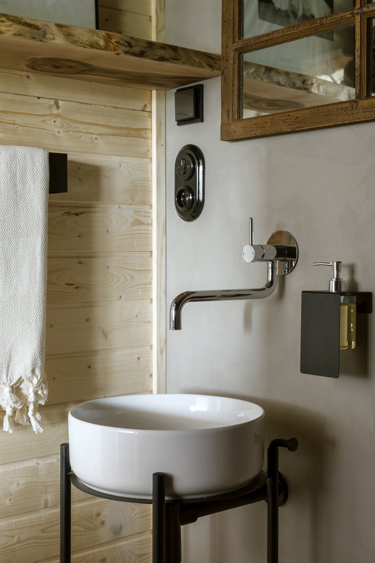 Materiały prasowe, projekt: Patrycja Majewicz, fot: Yassen Hristov, stylistka: Justyna Sobiecka