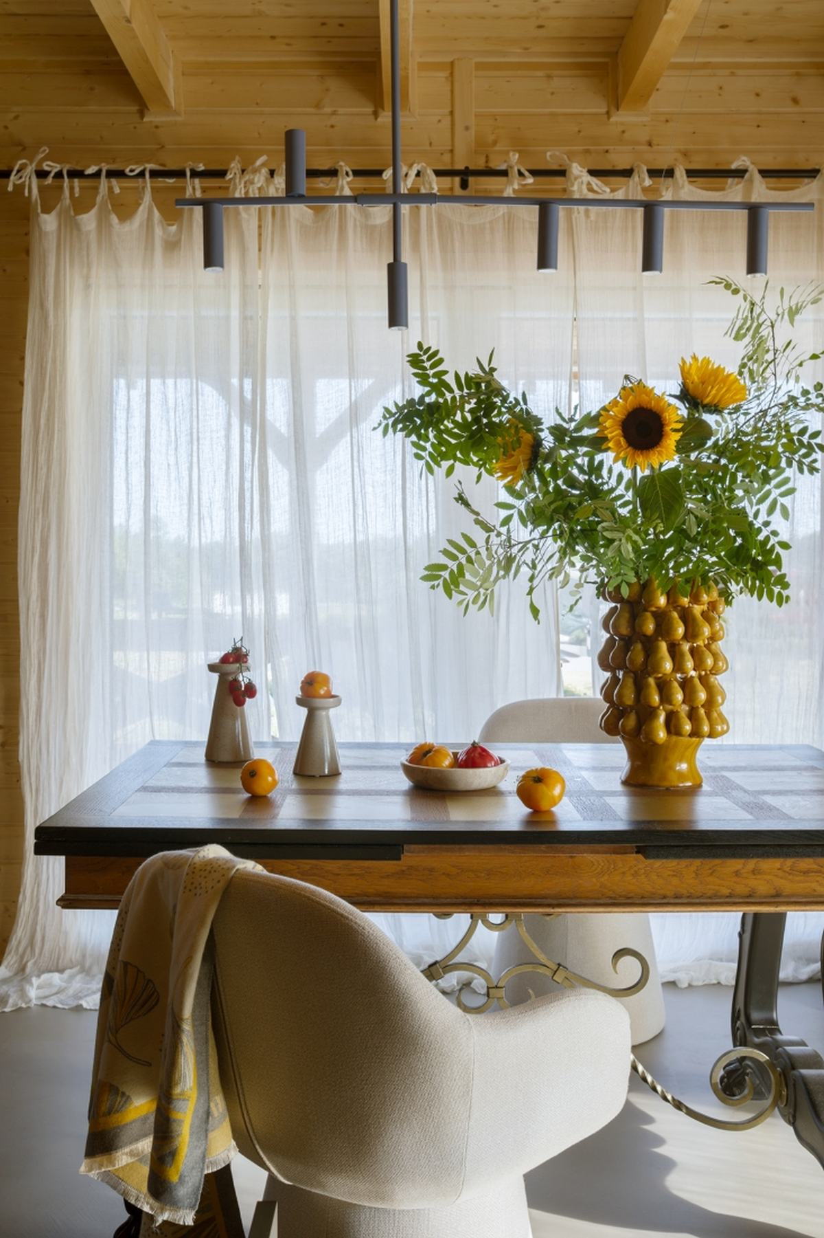 Materiały prasowe, projekt: Patrycja Majewicz, fot: Yassen Hristov, stylistka: Justyna Sobiecka