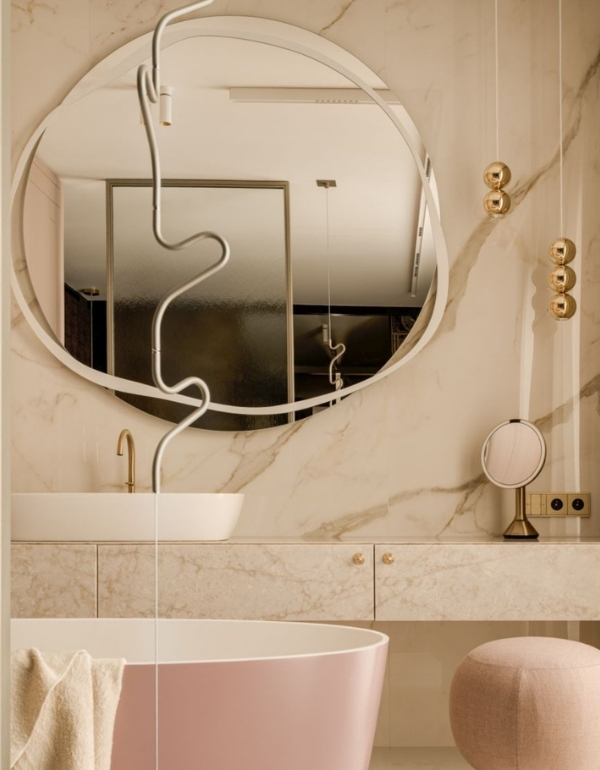 Ten artystyczny penthouse ma 150 m2 i aż 50-metrowy taras! To luksusowy azyl tuż przy Bulwarach Wiślanych w Warszawie